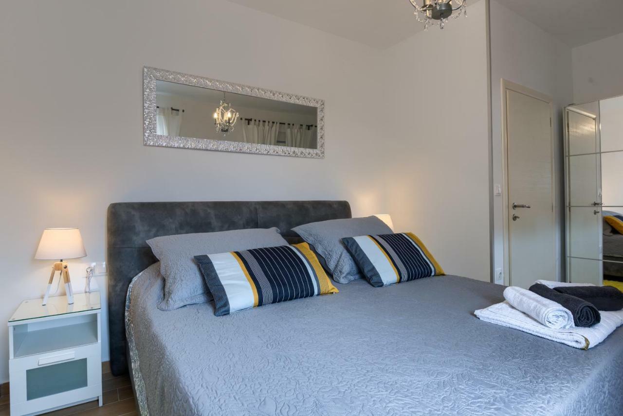 Apartments Dream In Arena 2 Pula Center Free Parking Exterior foto